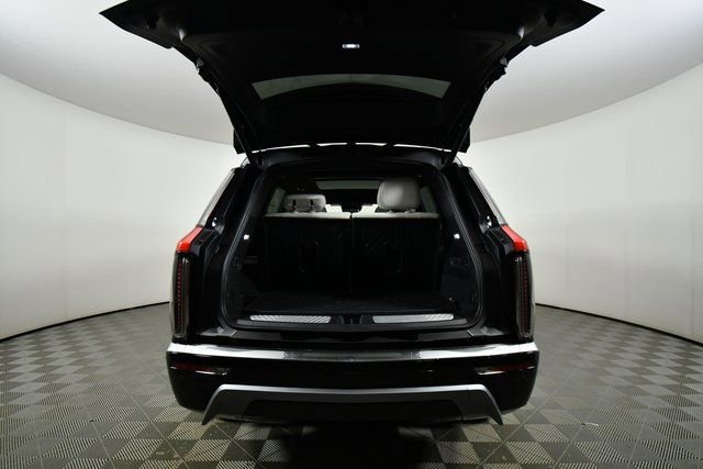 New 2026 Cadillac Vistiq Luxury w/ LPO, Floor Liner Package image 16