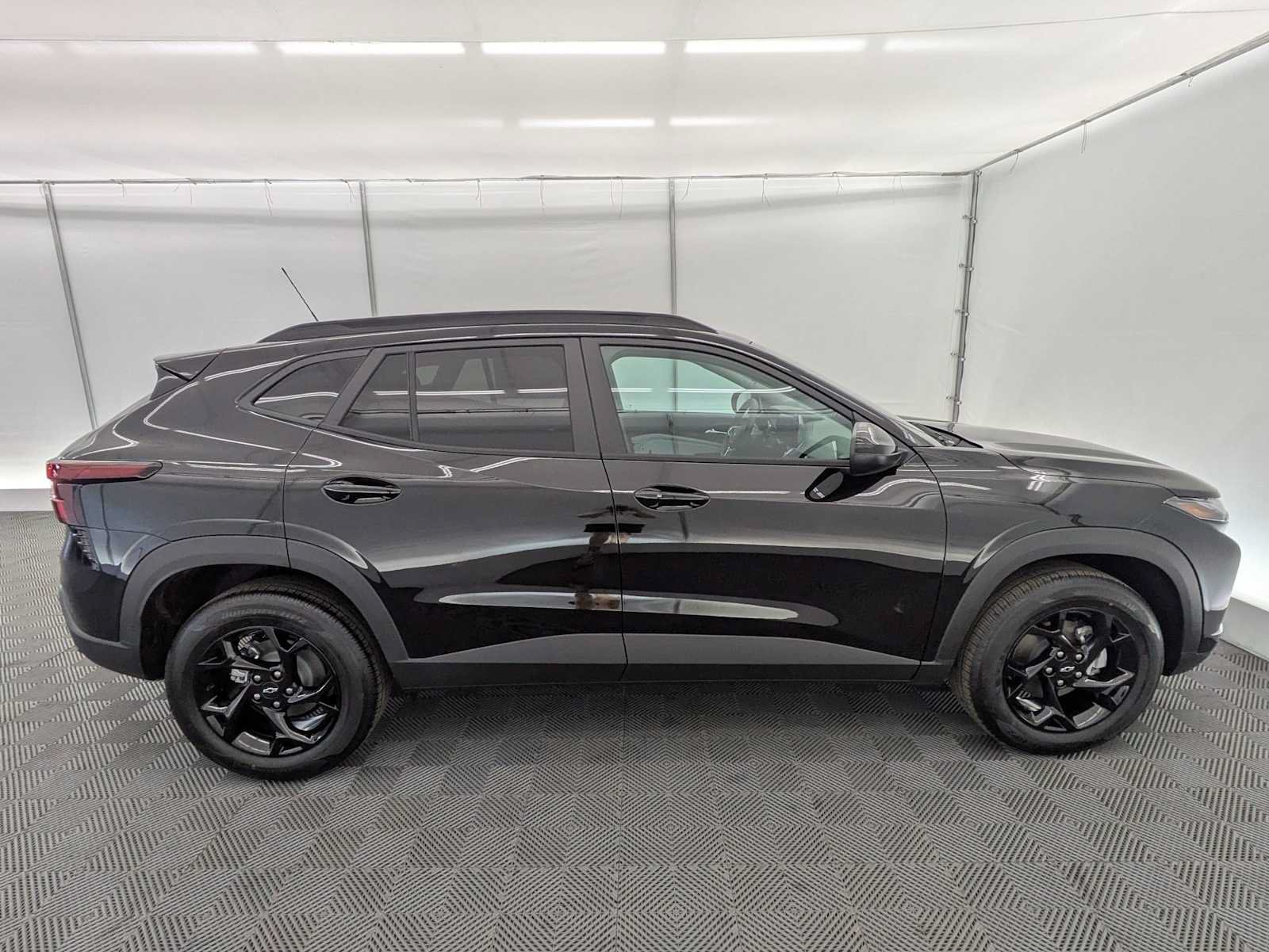 New 2026 Chevrolet Trax LT w/ Driver Confidence Package FWD image 7