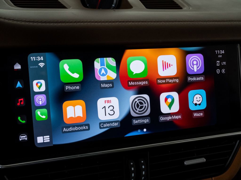 Certified 2023 Porsche Cayenne Turbo image 16