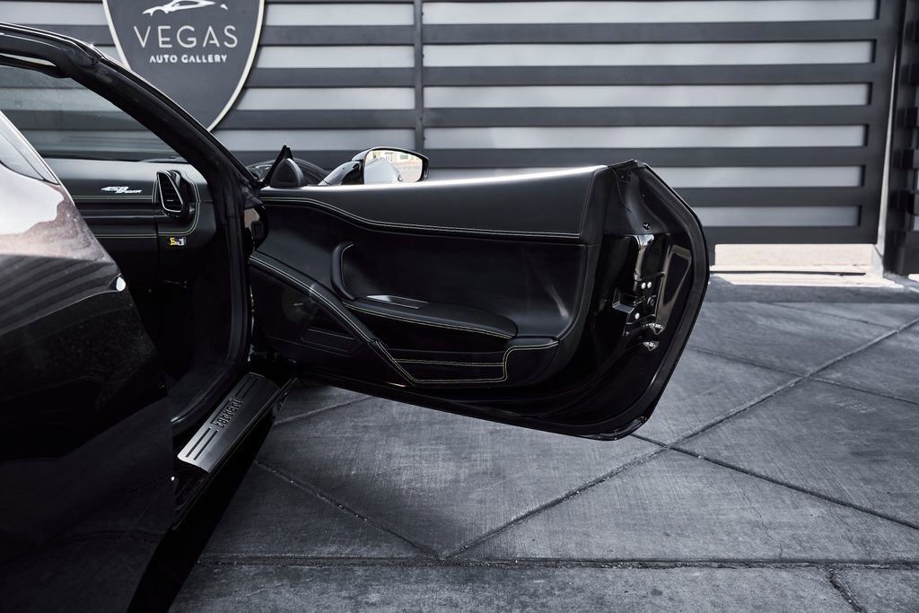 Used 2015 Ferrari 458 Spider RWD image 32