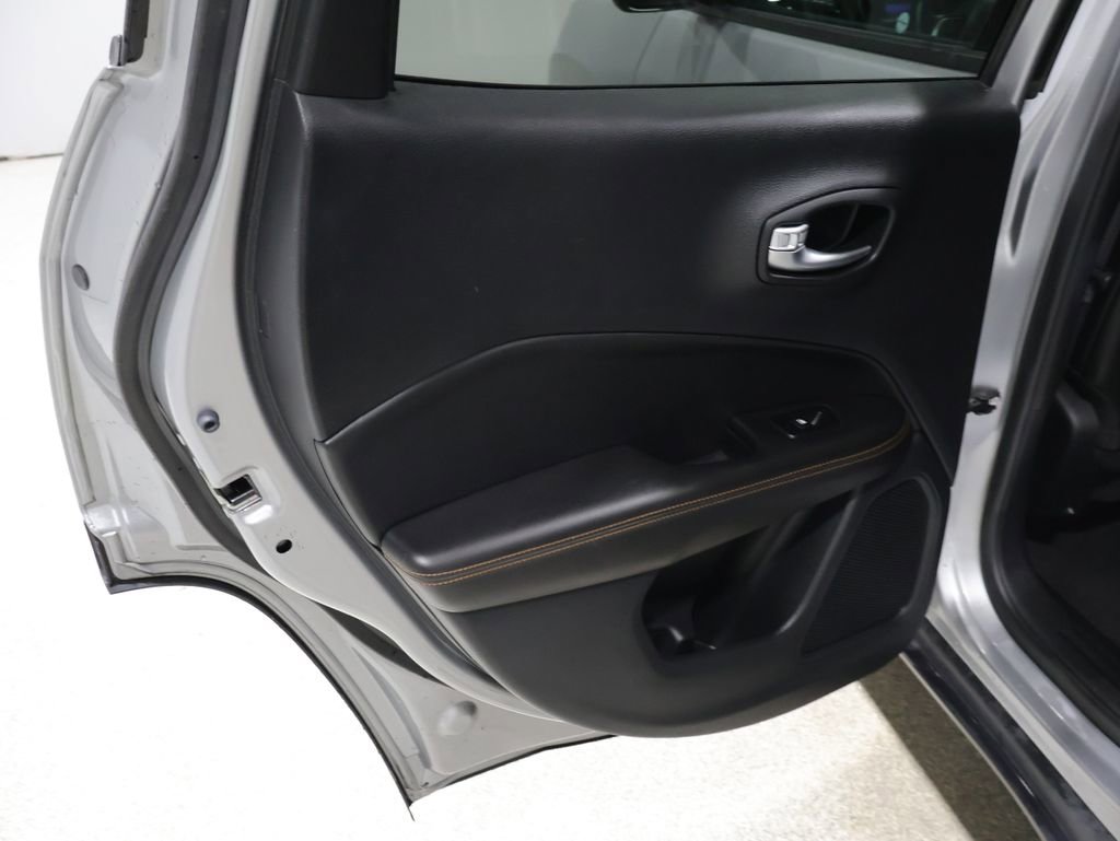 Used 2020 Jeep Compass Limited AWD/4WD image 17