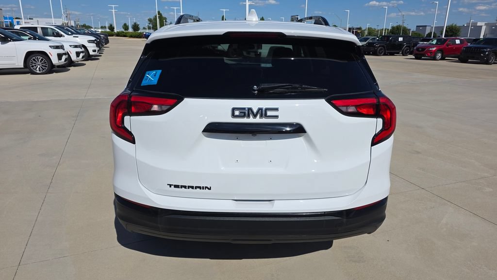 Used 2020 GMC Terrain SLE w/ Driver Convenience Package AWD/4WD image 4