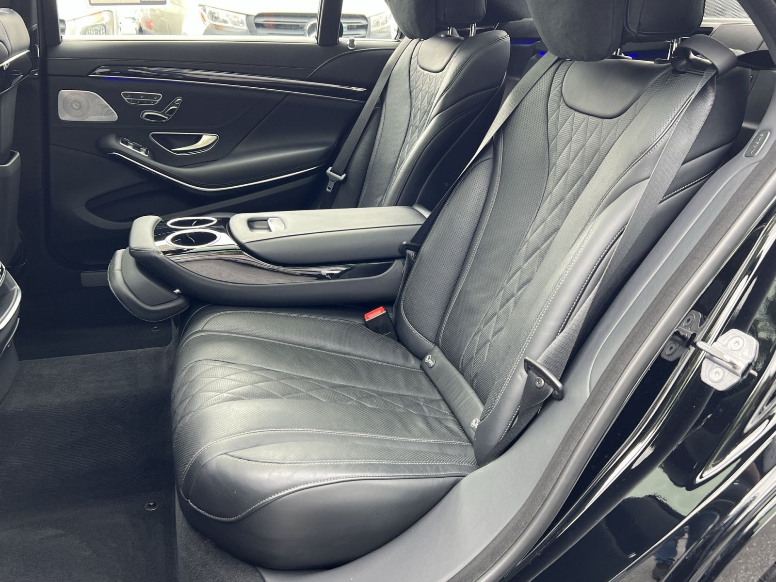 Used 2019 Mercedes-Benz S 560e image 30
