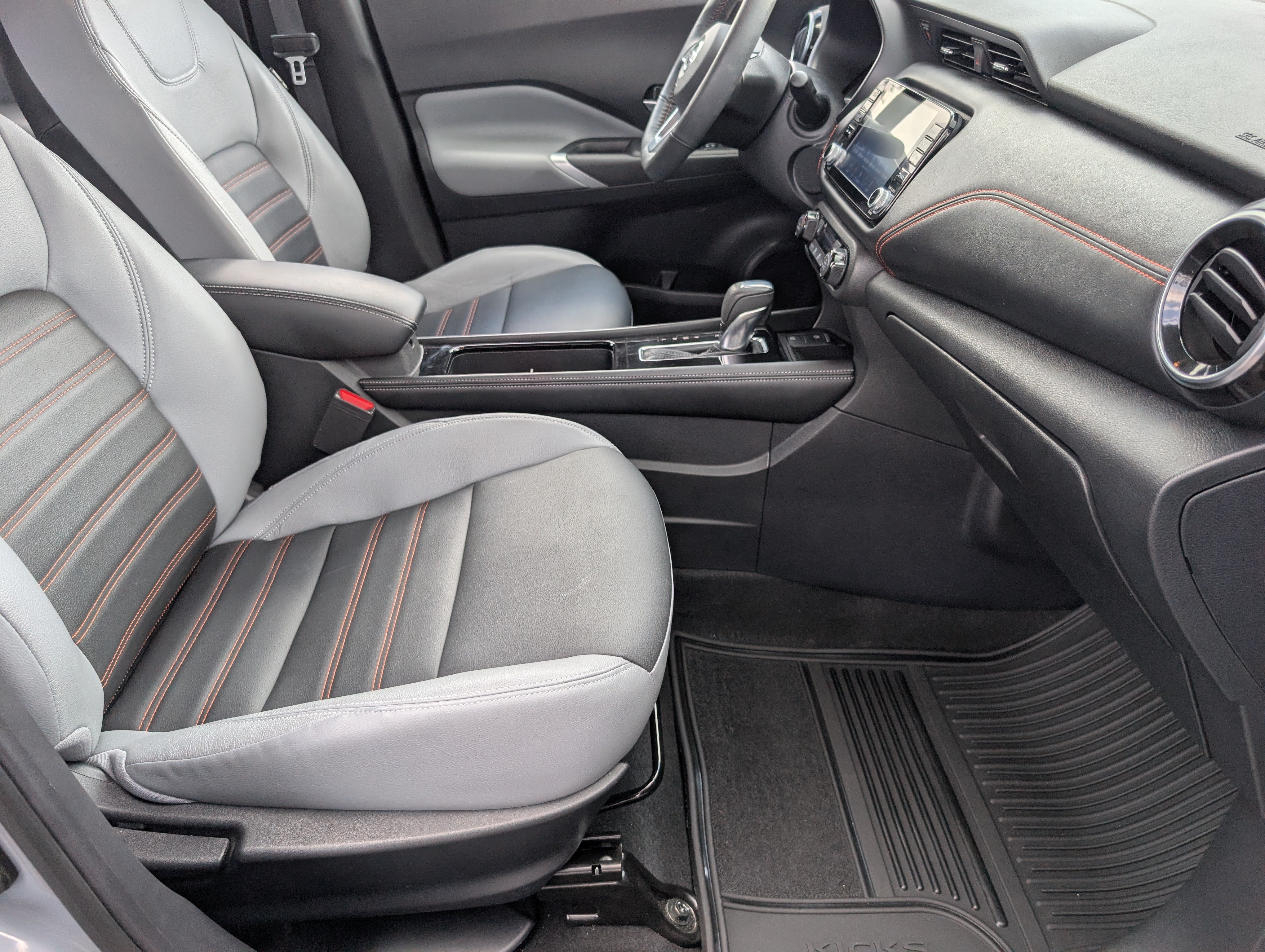 Used 2021 Nissan Kicks SR w/ SR Premium Package FWD image 25