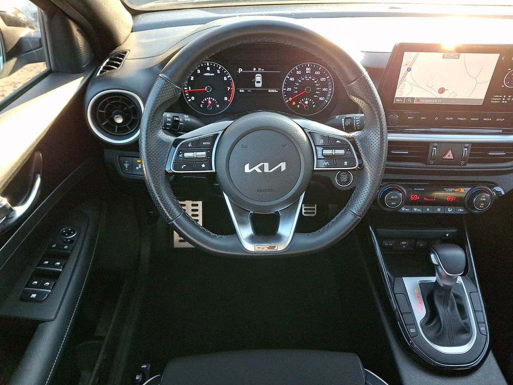 Used 2023 Kia Forte GT-Line w/ GT-Line Premium Package image 12