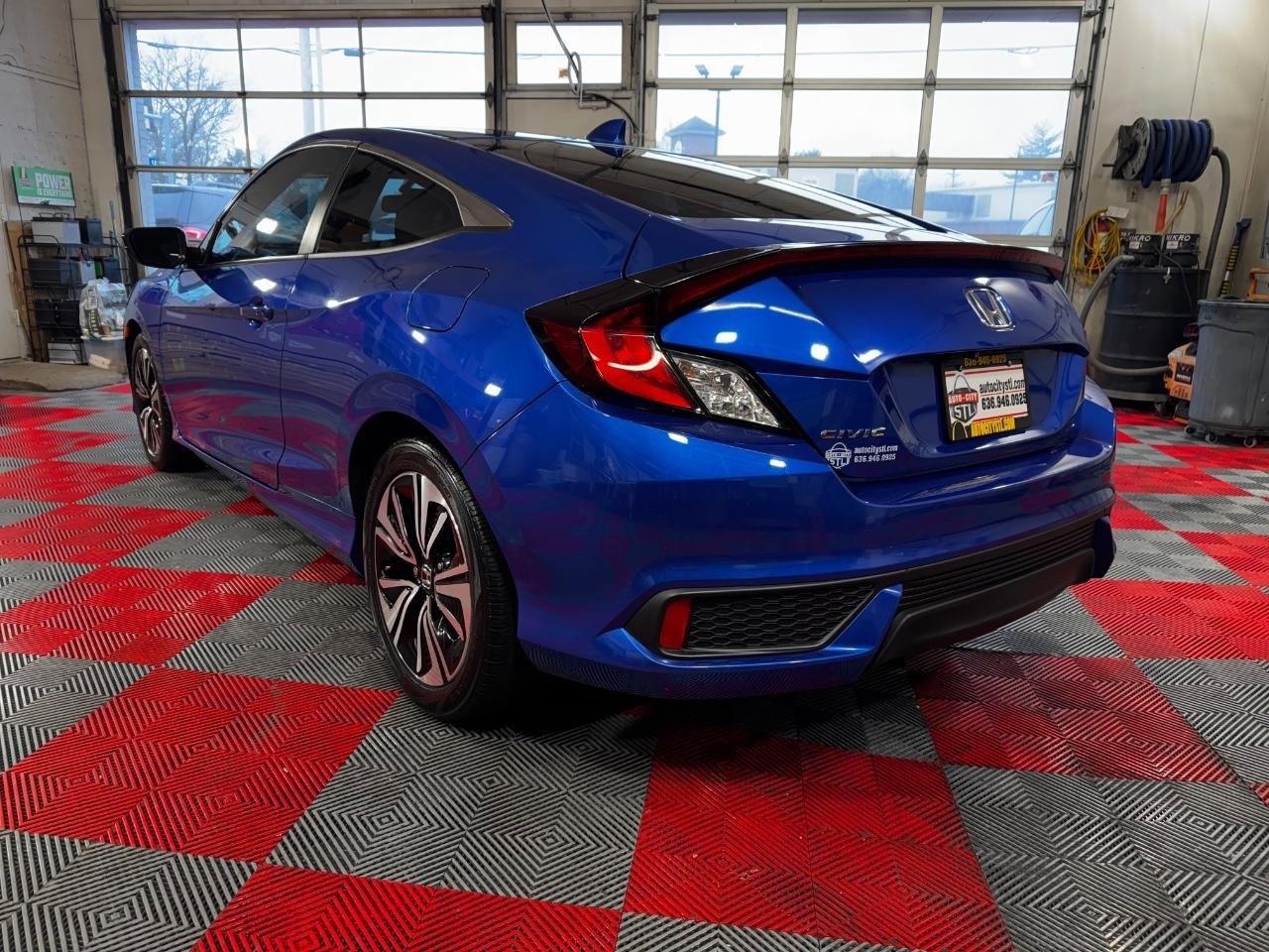 Used 2017 Honda Civic EX-L image 5