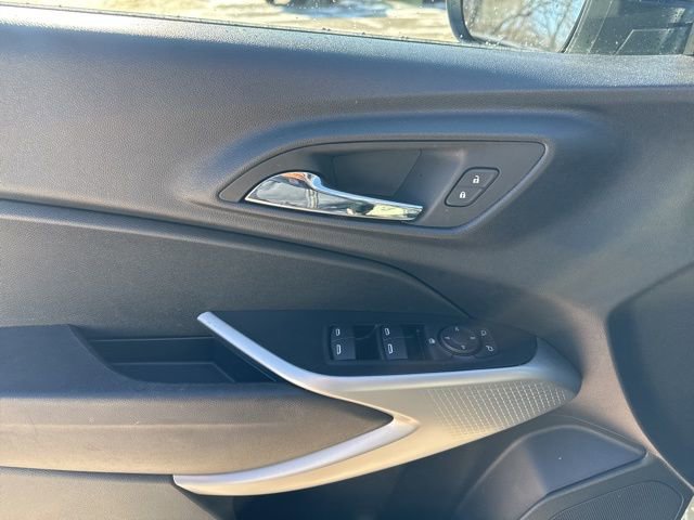 Used 2024 Chevrolet Trax RS w/ Driver Confidence Package image 9