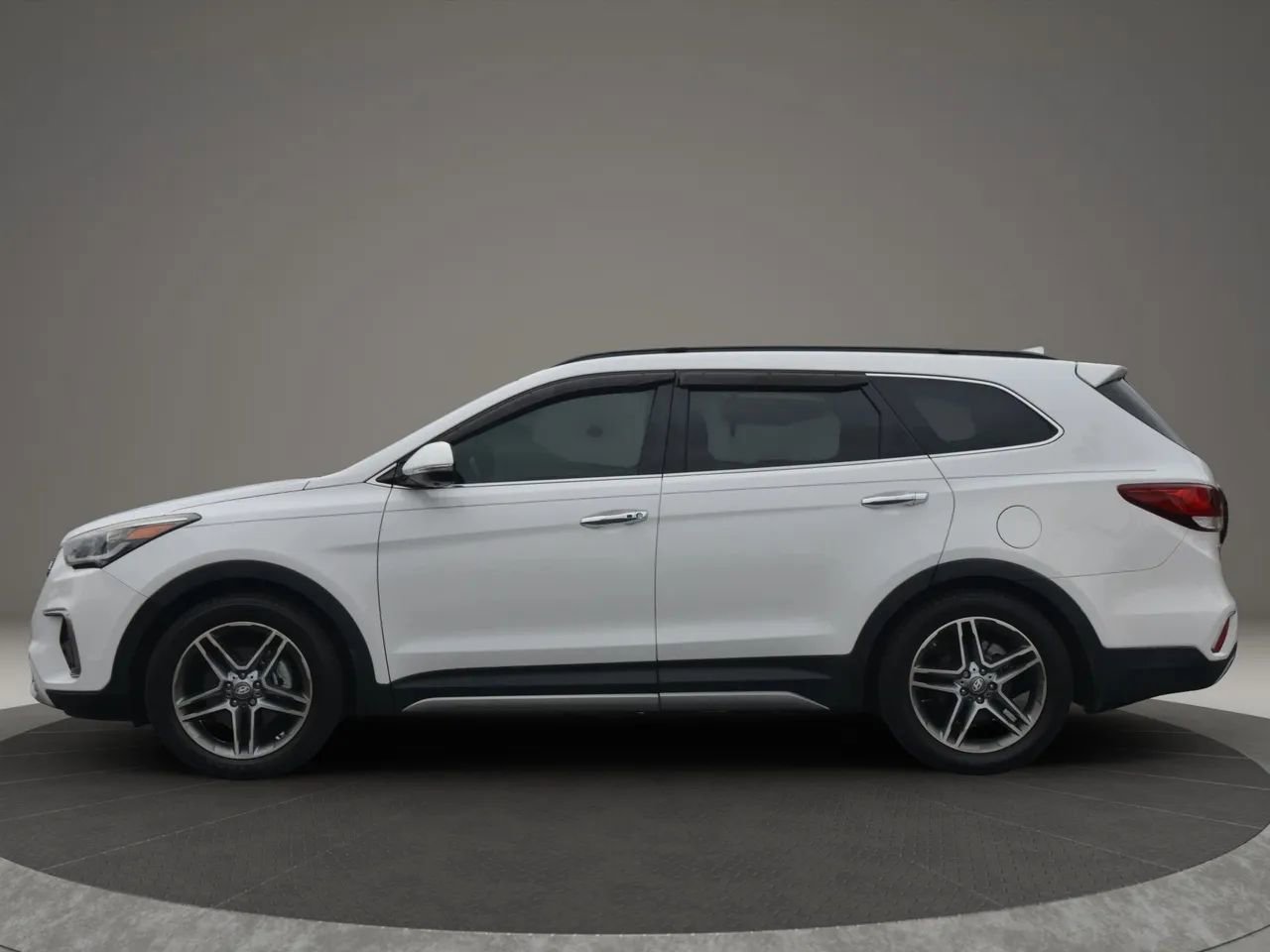 Used 2017 Hyundai Santa Fe Limited image 6