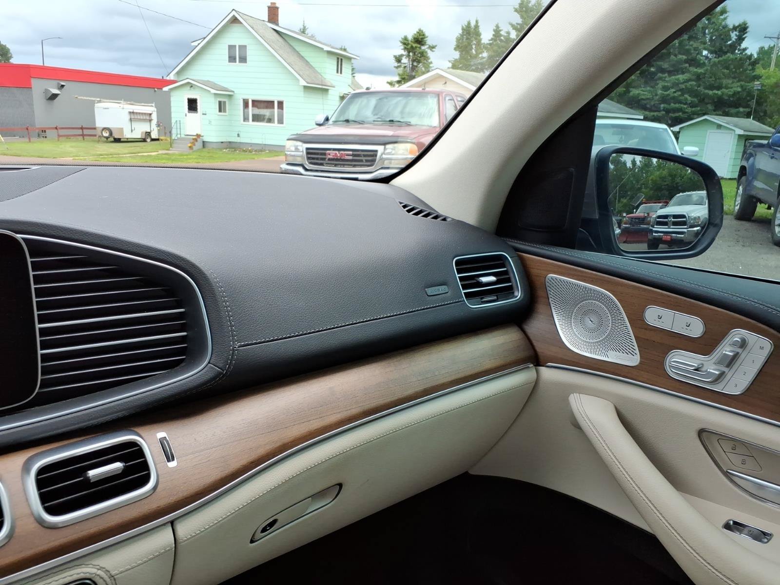 Used 2022 Mercedes-Benz GLS 450 4MATIC image 18