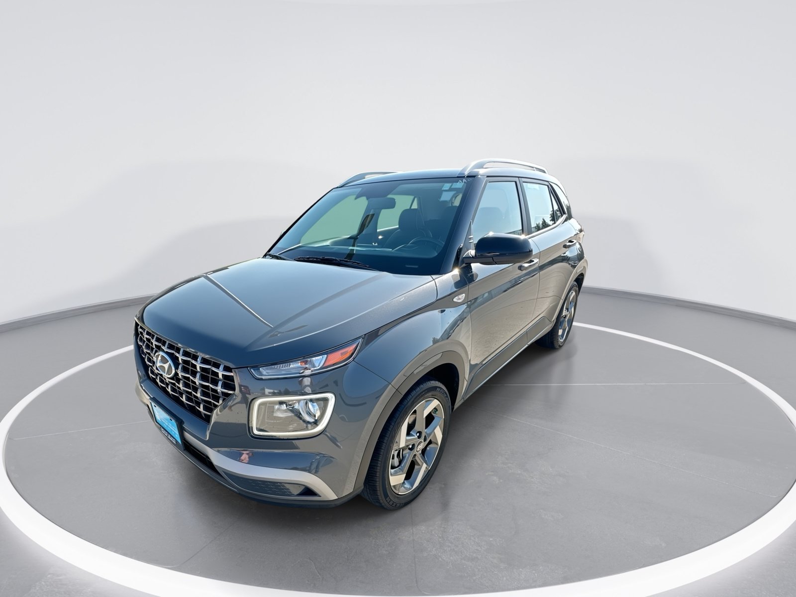 Used 2024 Hyundai Venue Limited FWD image 4
