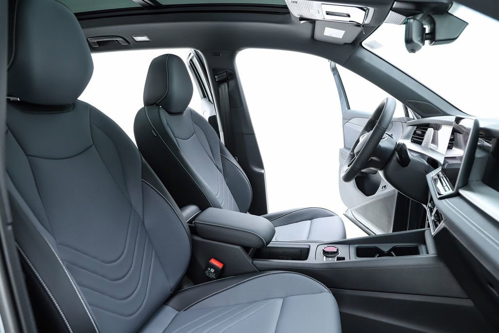 New 2026 Volkswagen Tiguan SE R-Line image 36