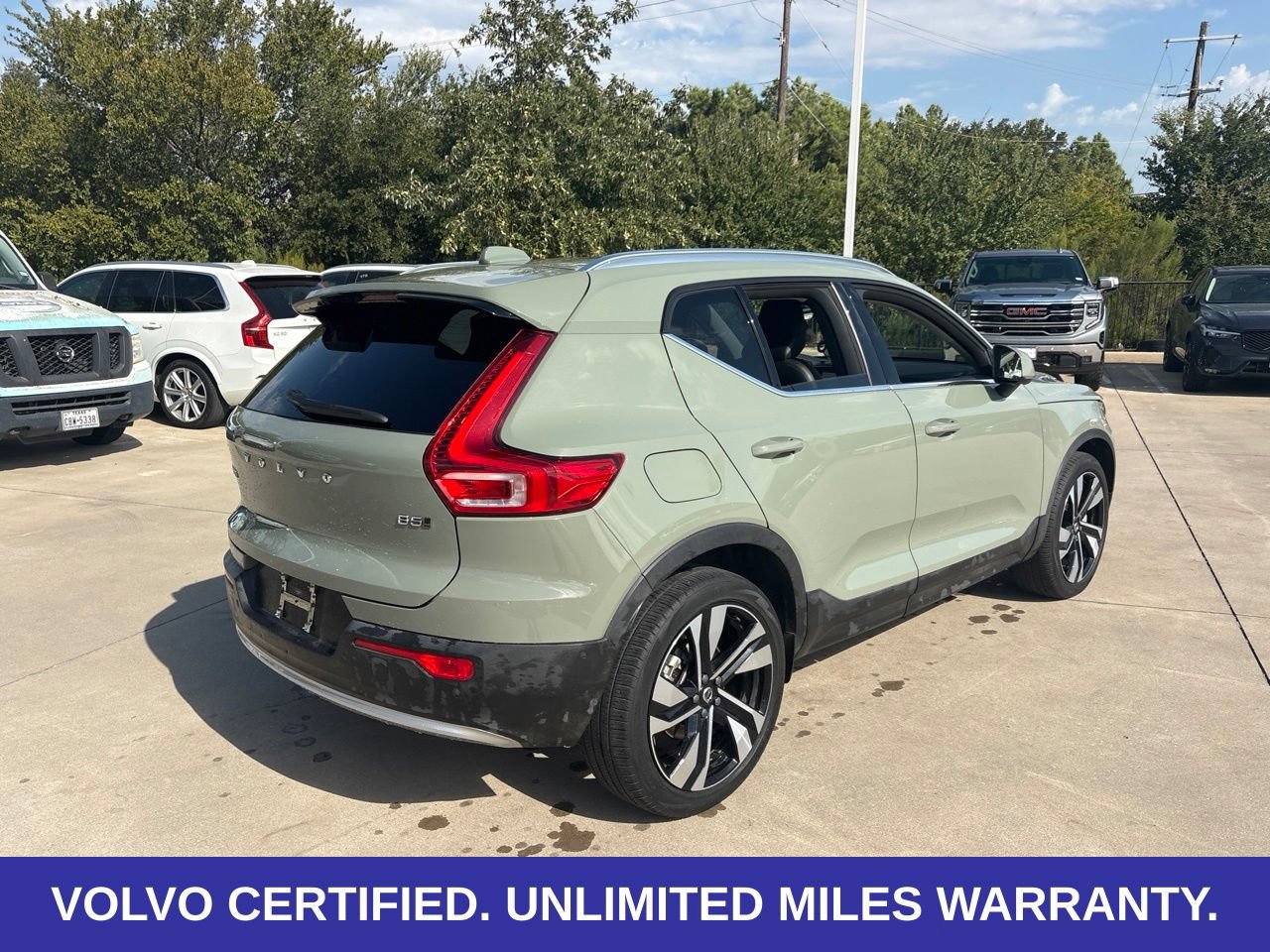 Certified 2023 Volvo XC40 B5 Plus w/ Driver Assist Package AWD/4WD image 7