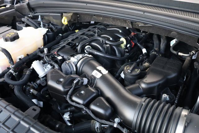 Used 2022 Jeep Grand Cherokee Laredo w/ Luxury Tech Group I image 8