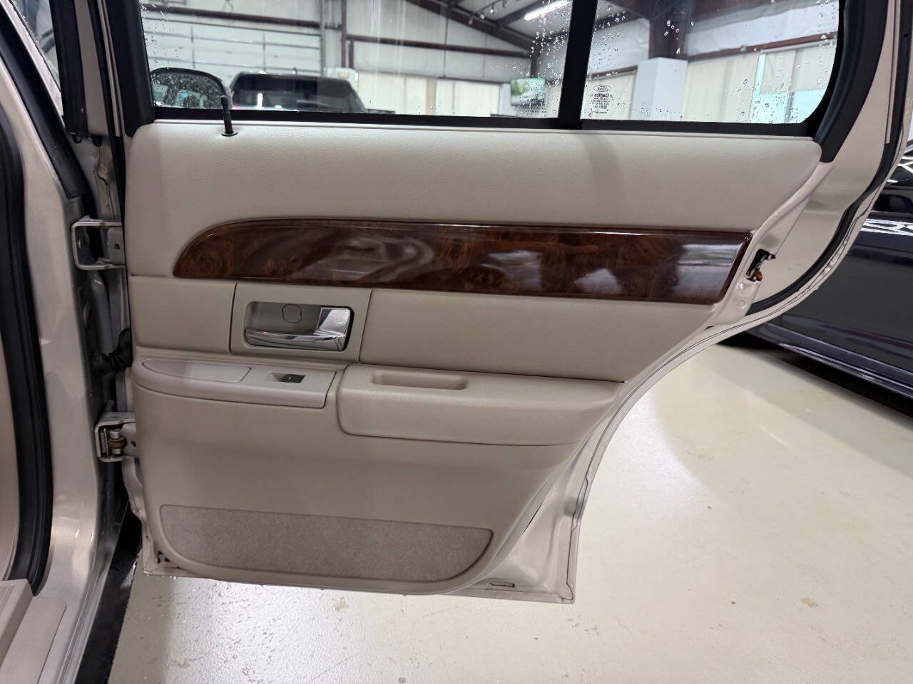 Used 2010 Mercury Grand Marquis LS RWD image 14