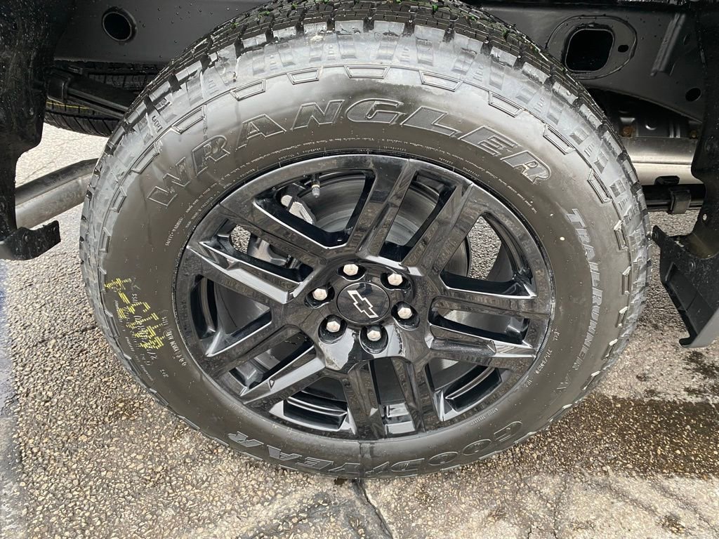 New 2026 Chevrolet Silverado 1500 Custom w/ Turbomax Blackout Package image 27