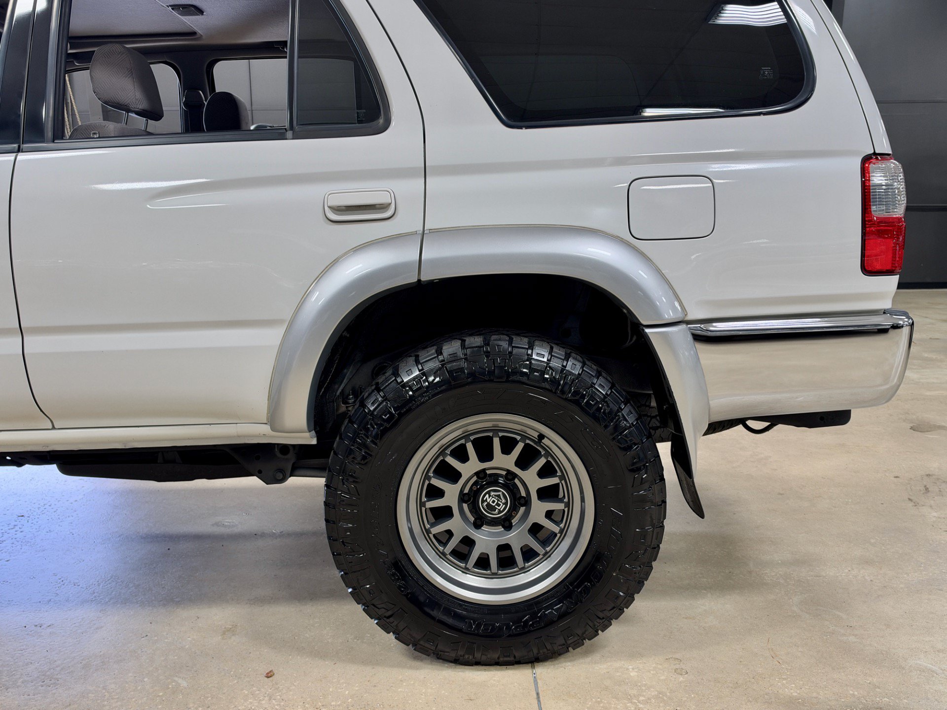 Used 2002 Toyota 4Runner SR5 w/ Upgrade Value Pkg 2 AWD/4WD image 16