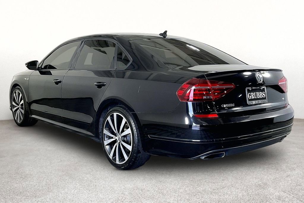 Used 2018 Volkswagen Passat 3.6 image 17
