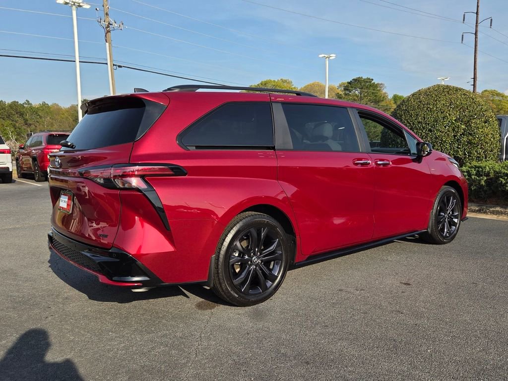 Used 2025 Toyota Sienna XSE image 14