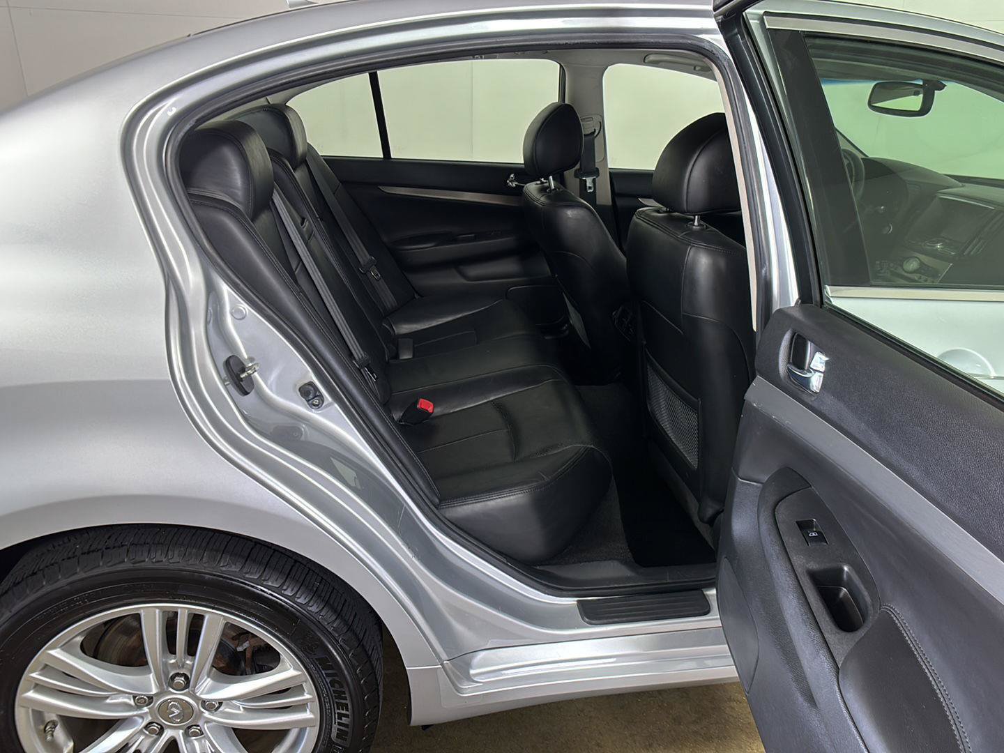 Used 2013 INFINITI G37 x Sedan w/ Premium Pkg AWD/4WD image 14