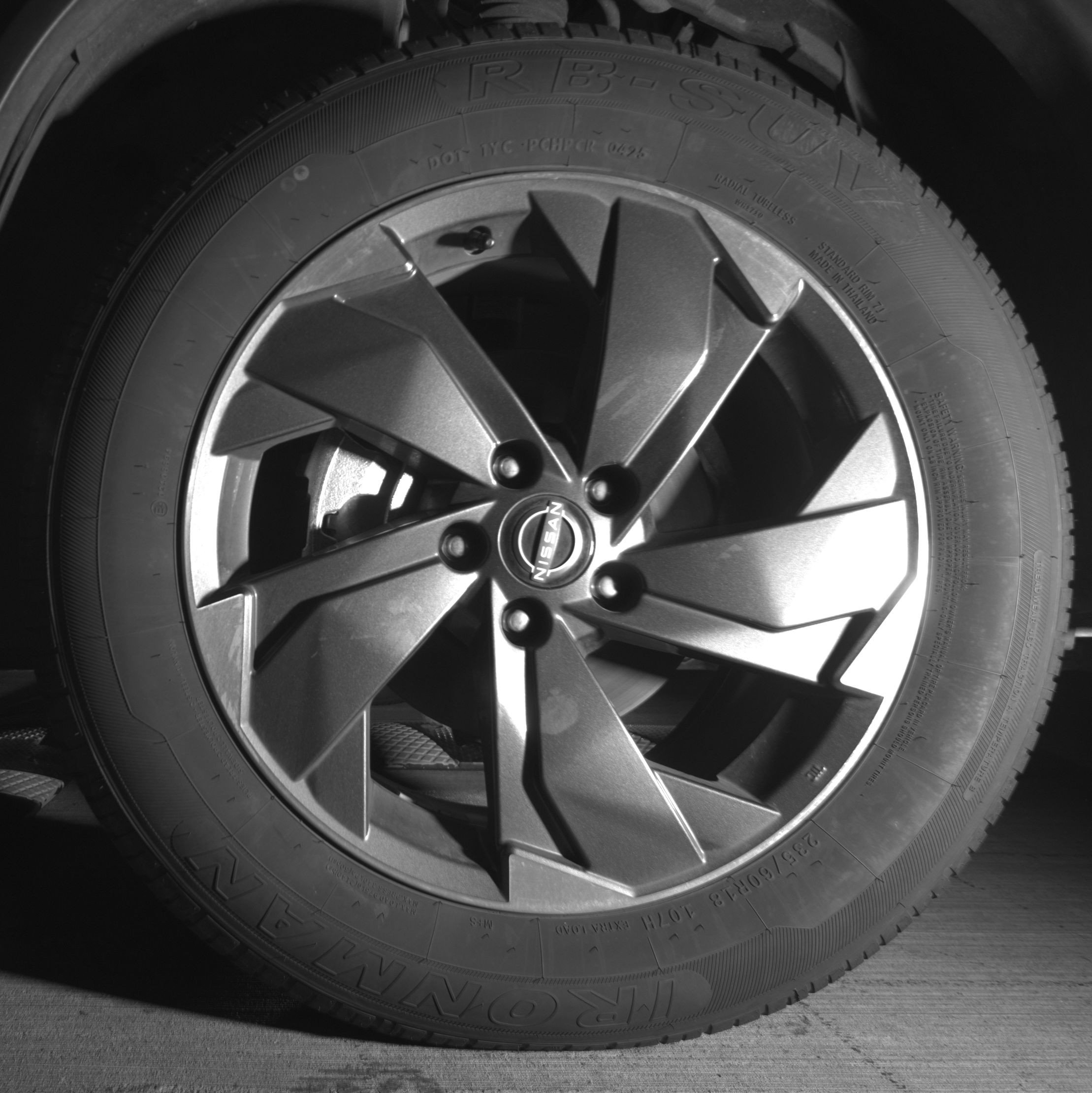 Used 2025 Nissan Rogue SV image 12