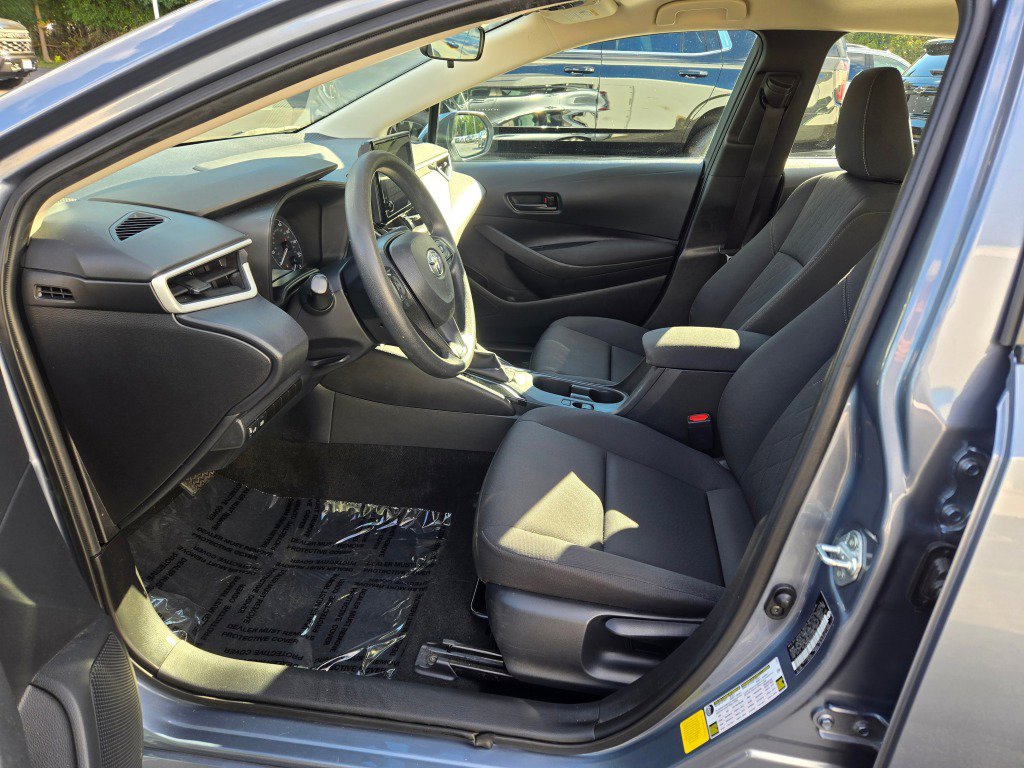 Used 2025 Toyota Corolla LE FWD image 18