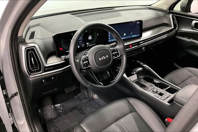 Used 2025 Kia Sorento S image 13