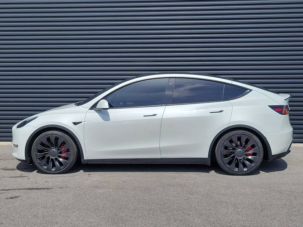 Used 2022 Tesla Model Y Performance AWD/4WD image 2