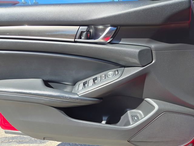 Used 2018 Honda Accord Sport image 13