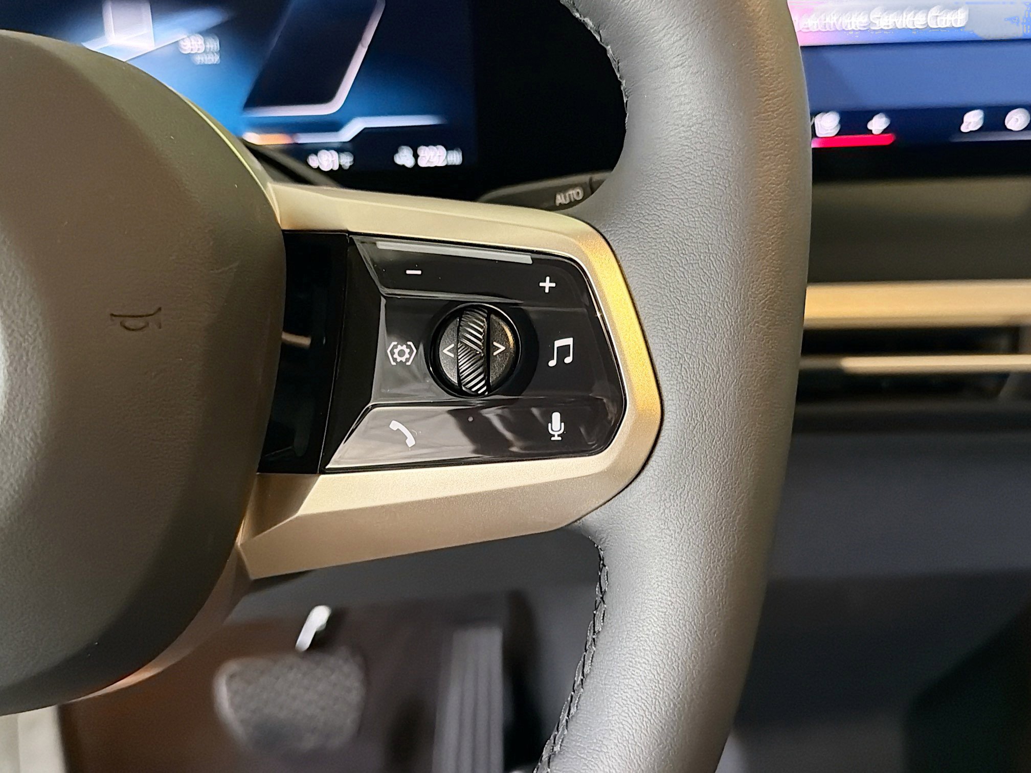 New 2026 BMW iX xDrive45 w/ Premium Package image 38