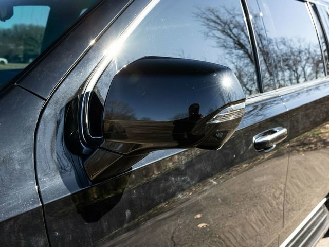 Used 2023 Cadillac Escalade ESV Premium Luxury image 21