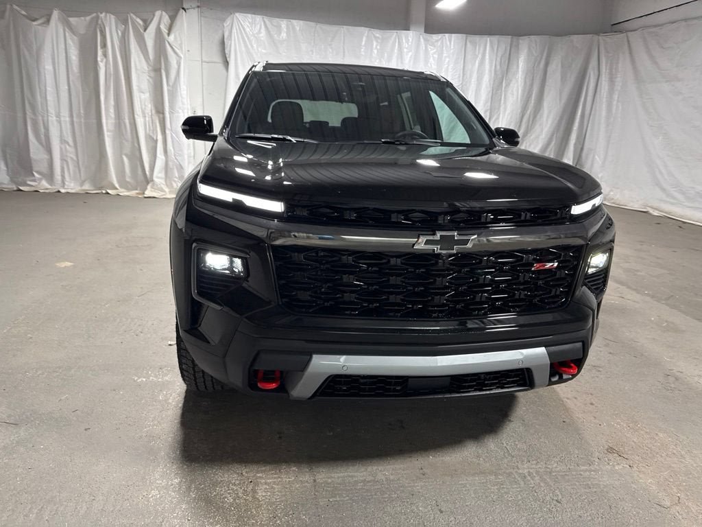 New 2027 Chevrolet Traverse Z71 w/ Enhanced Driving Package AWD/4WD image 2