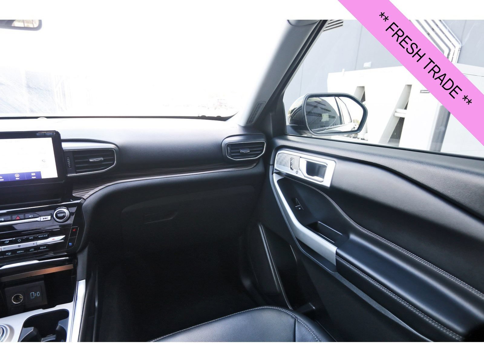Used 2021 Ford Explorer Limited w/ Equipment Group 301A RWD image 12