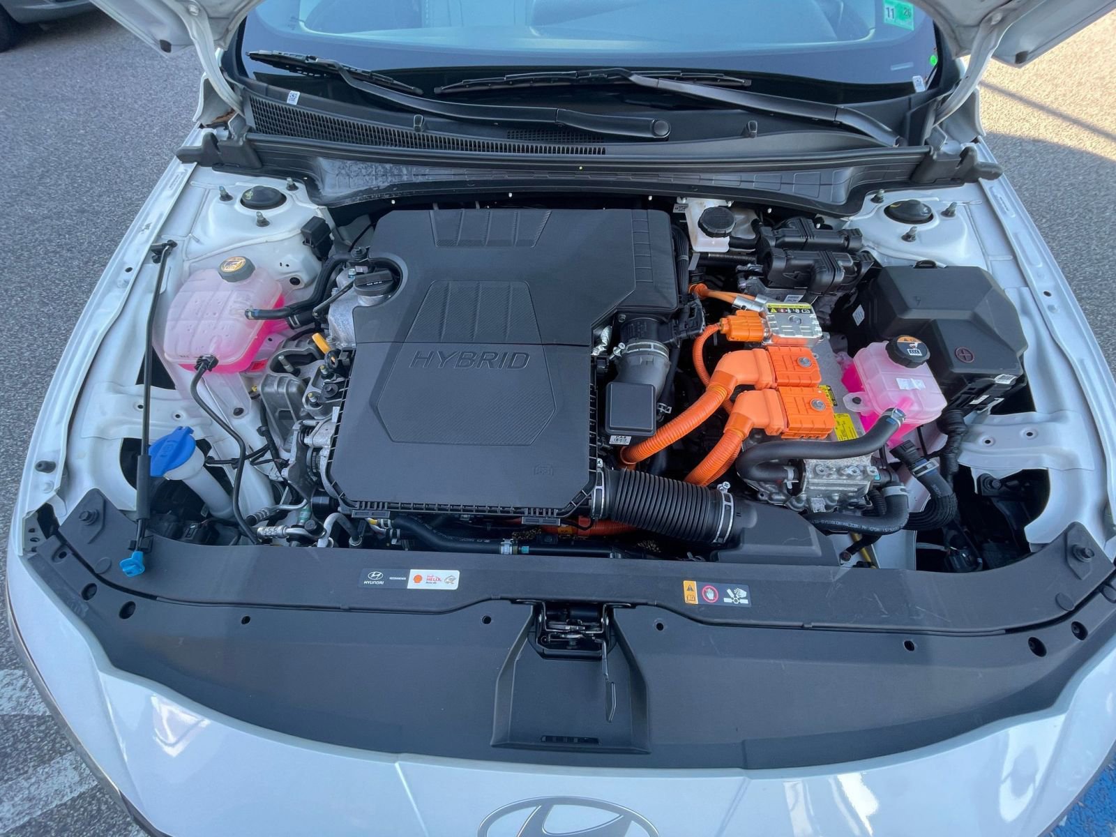 Used 2025 Hyundai Elantra Limited image 33