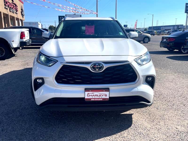 Used 2021 Toyota Highlander XLE image 3