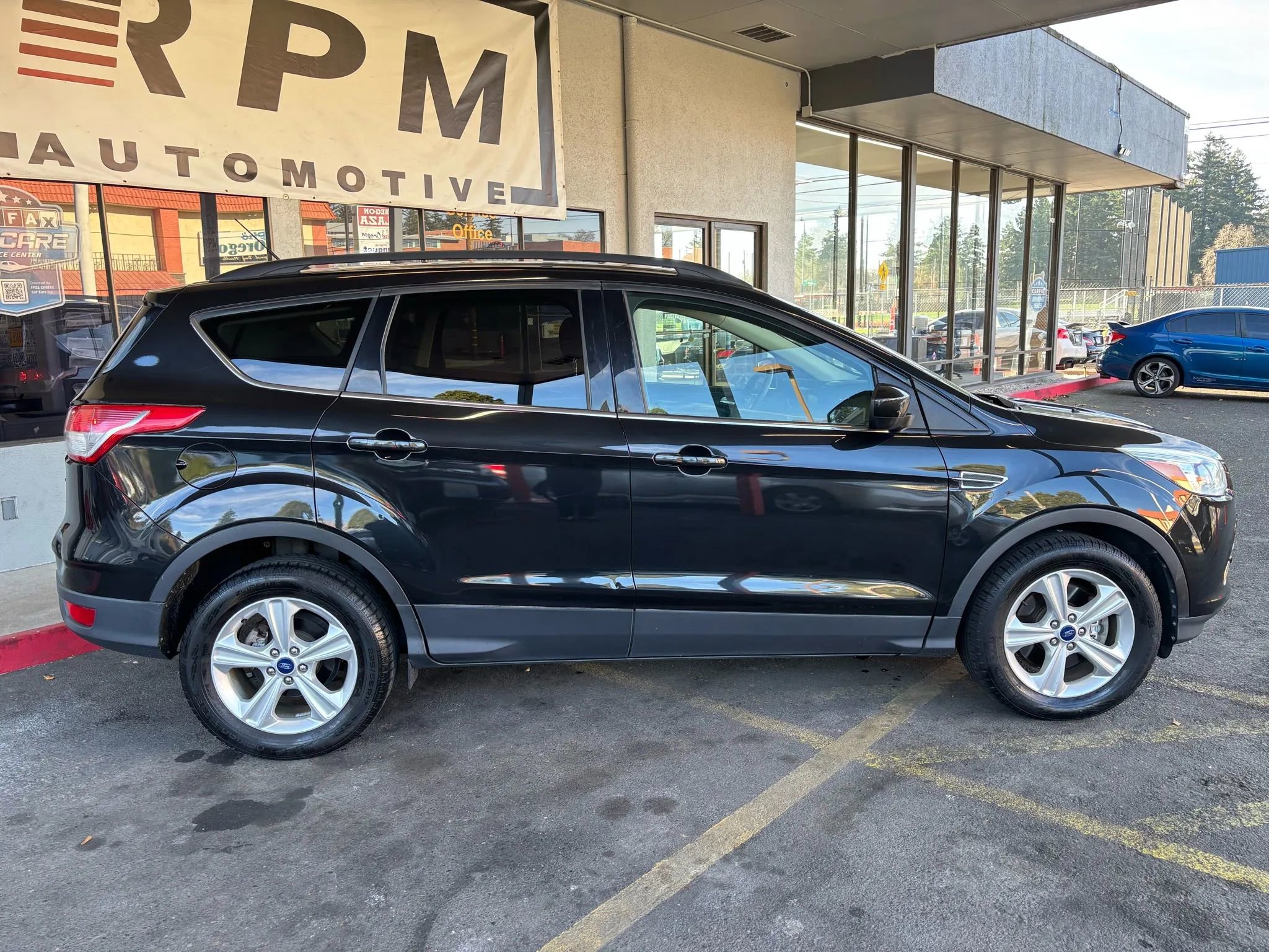 Used 2015 Ford Escape SE w/ Equipment Group 201A image 8