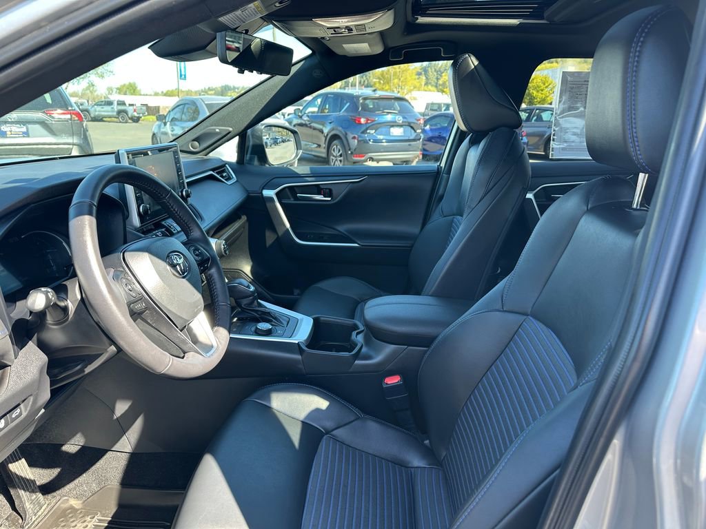 Used 2022 Toyota RAV4 XSE AWD/4WD image 13