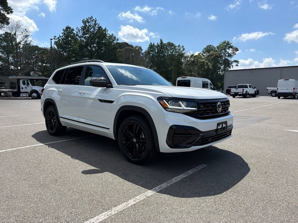Used 2023 Volkswagen Atlas SEL R-Line AWD/4WD image 4
