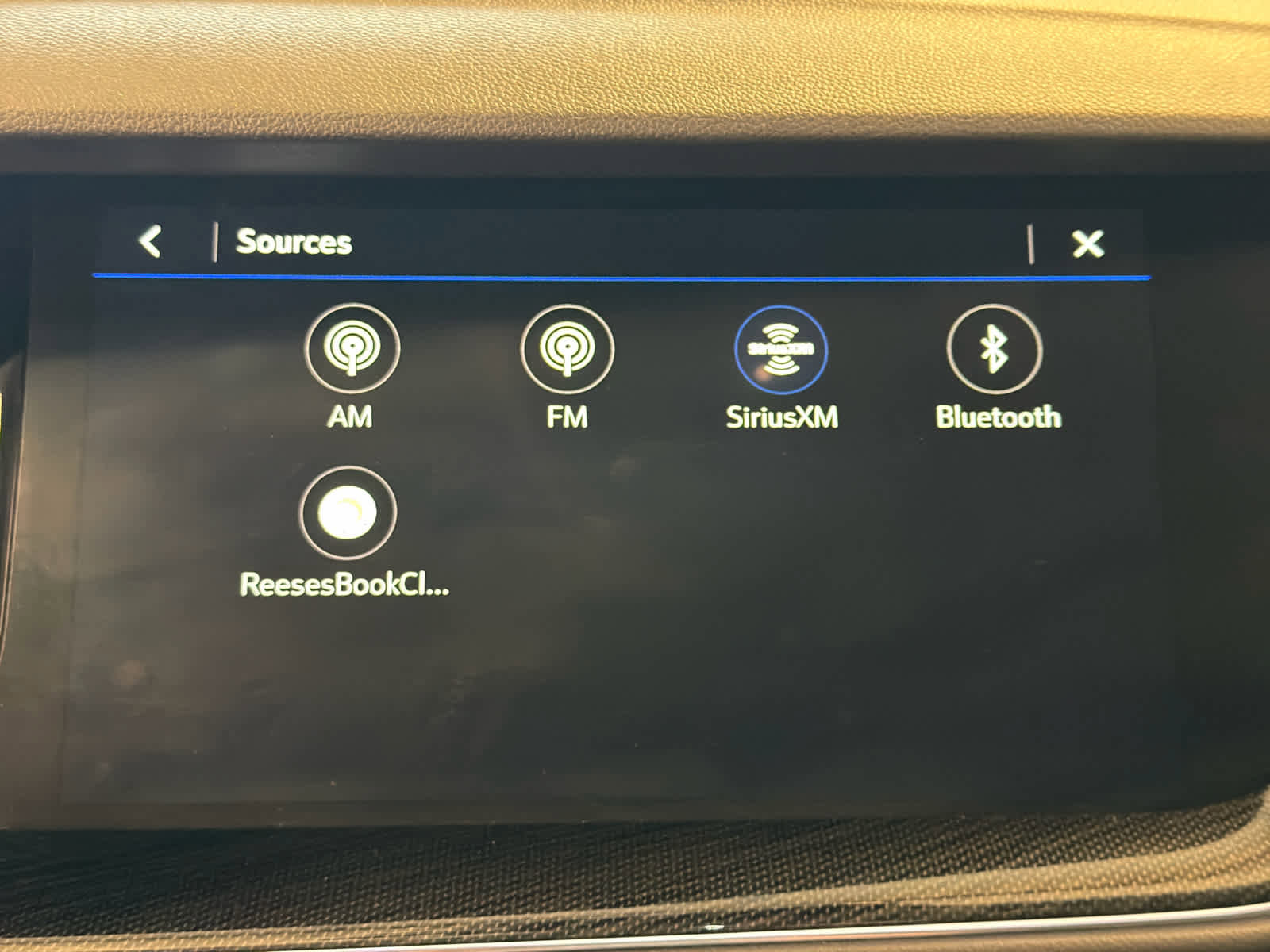 Used 2023 Buick Envision Essence image 48