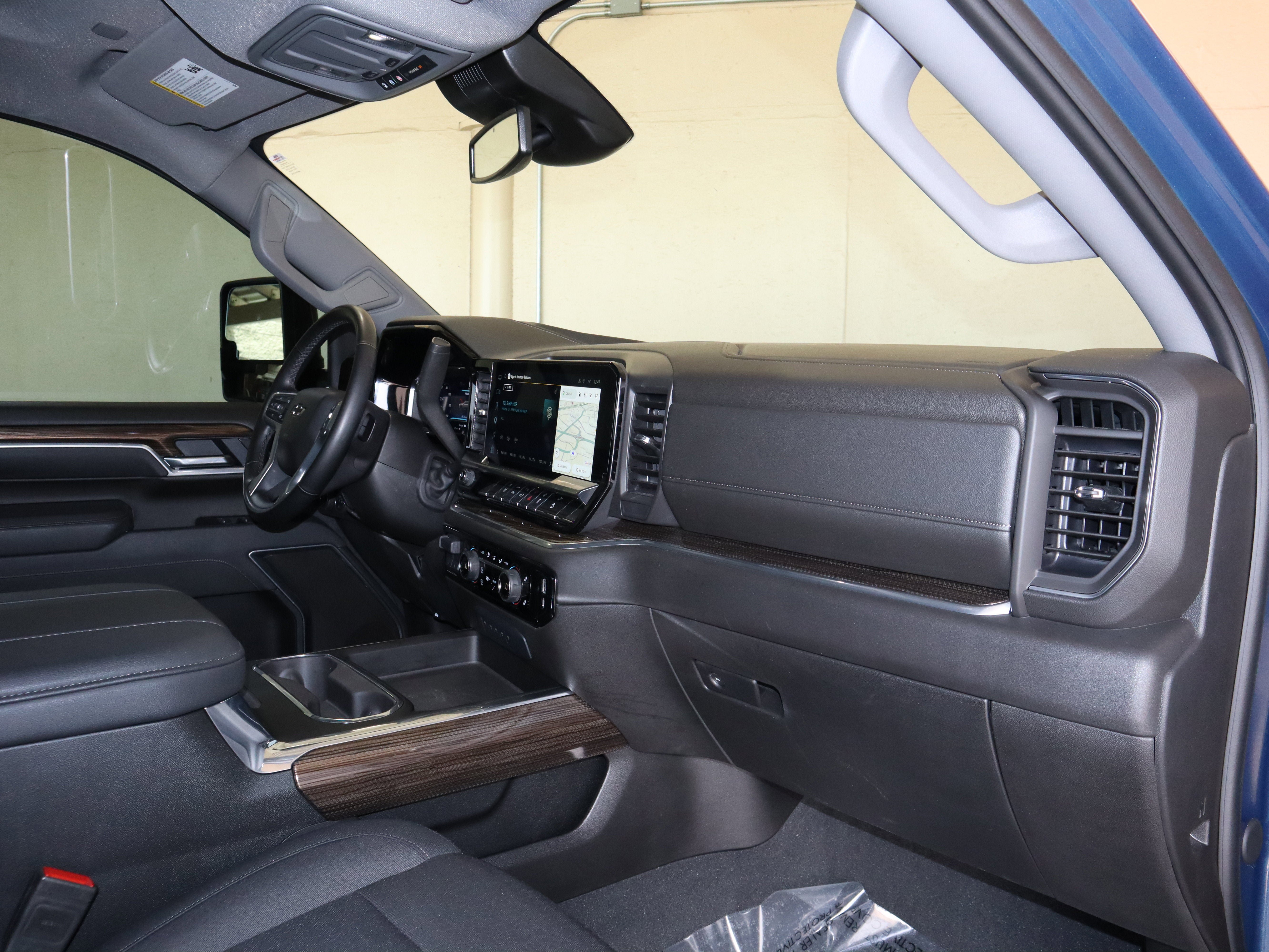 Used 2025 Chevrolet Silverado 2500 LT w/ Trail Boss Package AWD/4WD image 39