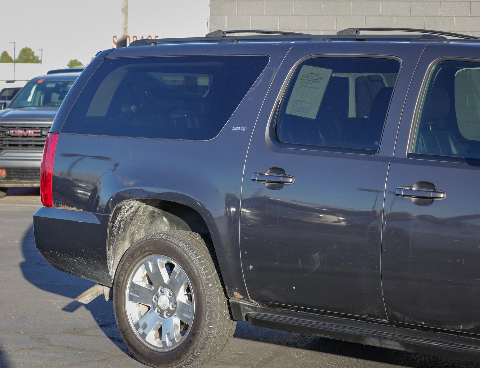 Used 2011 GMC Yukon XL SLT AWD/4WD image 3