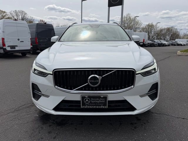 Used 2022 Volvo XC60 B5 Momentum AWD/4WD image 2