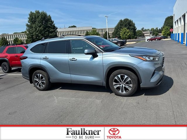 Certified 2020 Toyota Highlander XLE AWD/4WD image 4