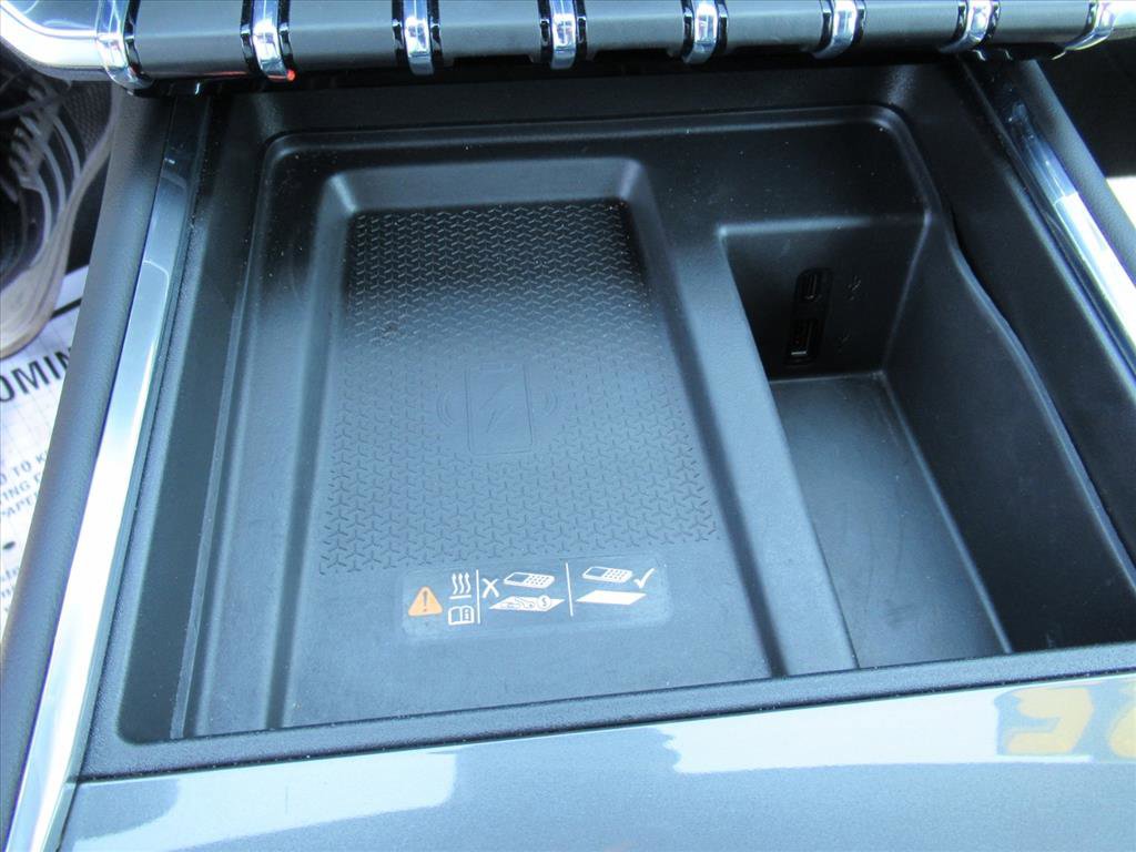 Used 2025 GMC Acadia Elevation image 28