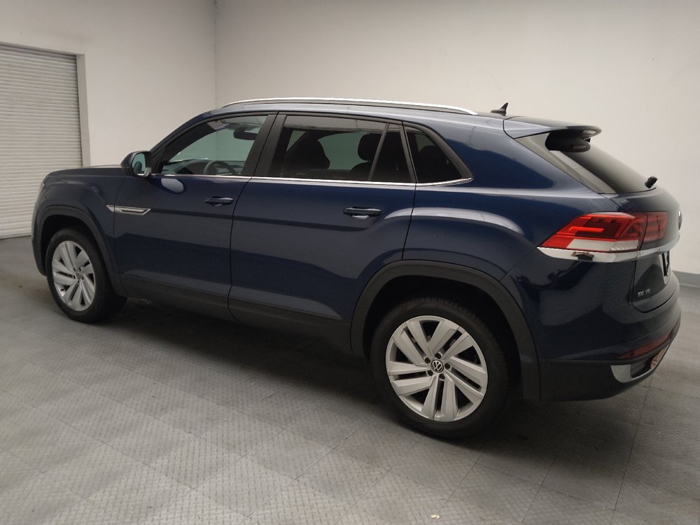 Used 2023 Volkswagen Atlas Cross Sport SE w/ Panoramic Sunroof Package FWD image 3