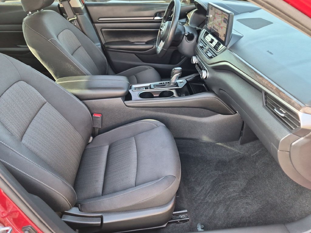 Used 2024 Nissan Altima 2.5 SV w/ SV Premium Package AWD/4WD image 29