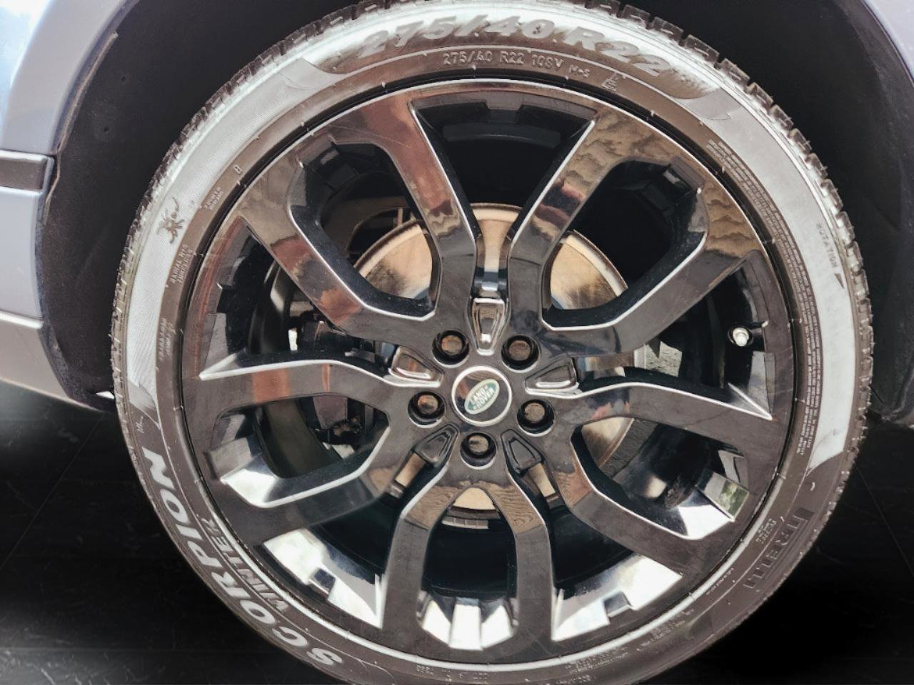 Used 2020 Land Rover Range Rover HSE image 40