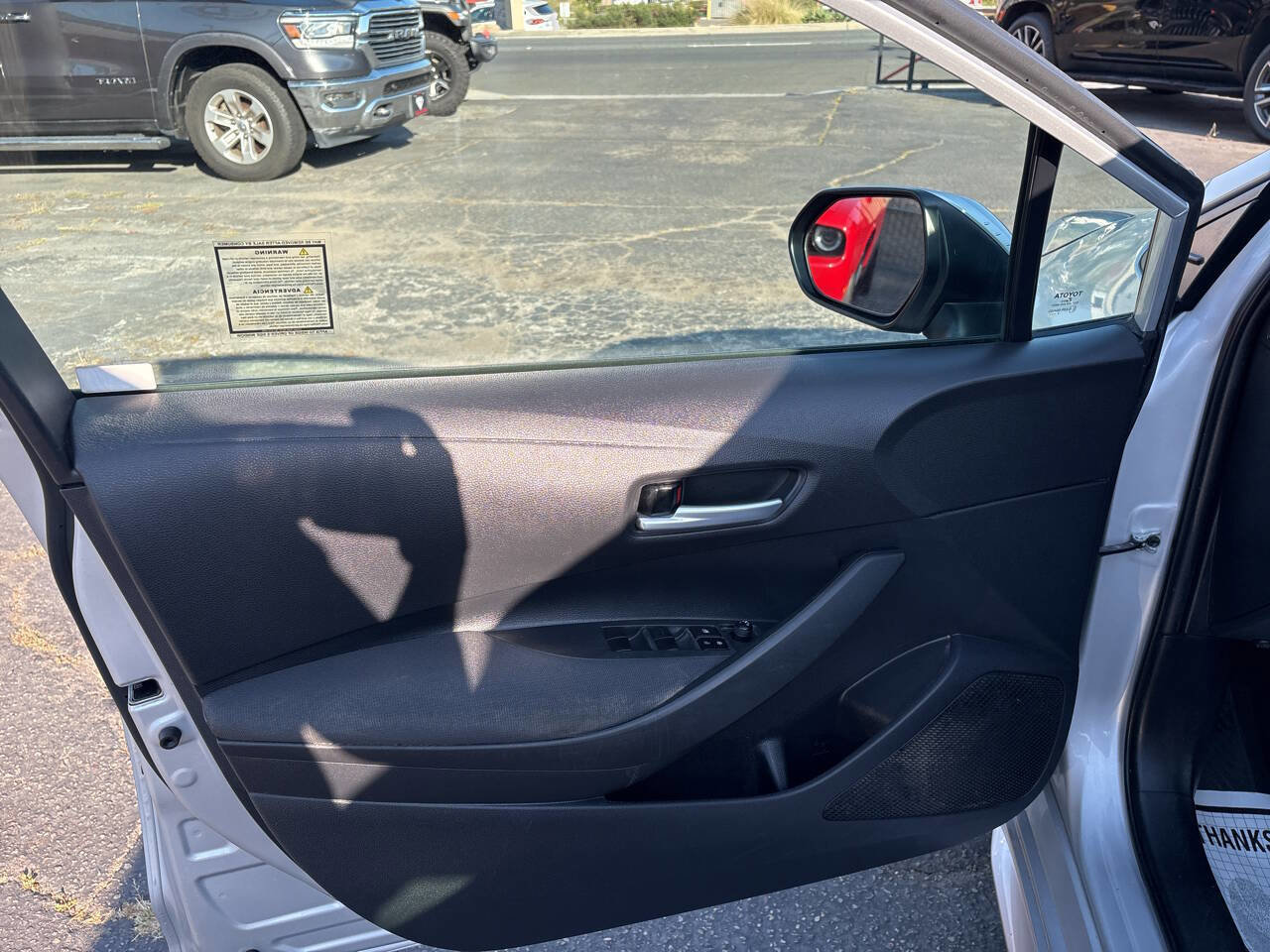 Used 2021 Toyota Corolla LE image 12