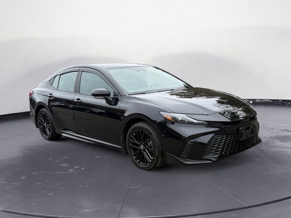 Used 2025 Toyota Camry SE image 7
