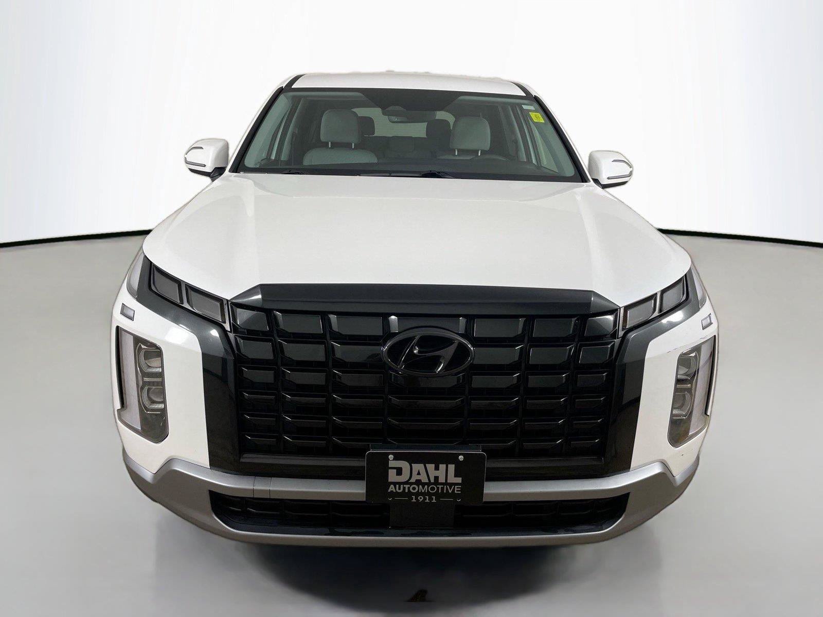 Used 2023 Hyundai Palisade SE AWD/4WD image 3