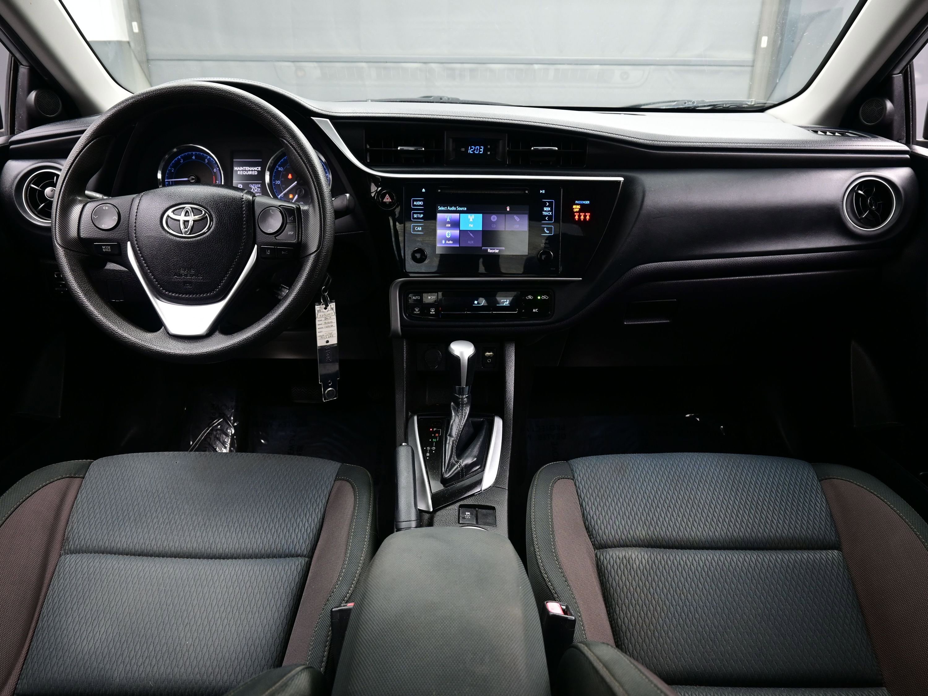 Used 2019 Toyota Corolla LE image 16